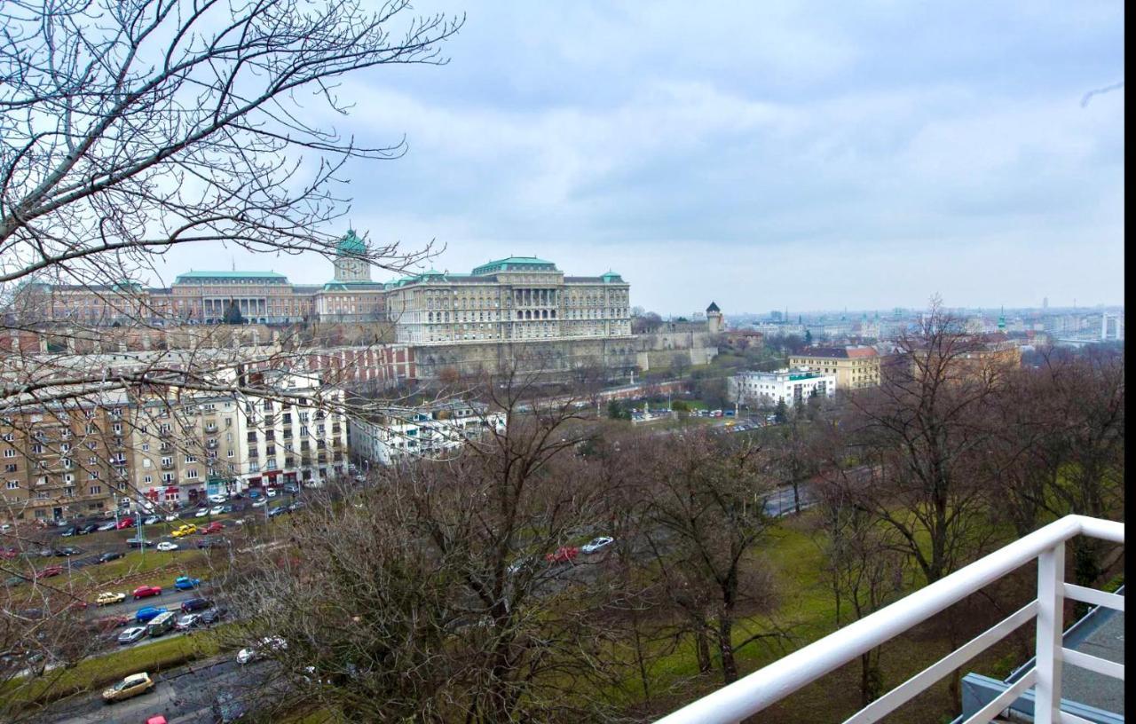 Luxury View Apartman Budapest Esterno foto